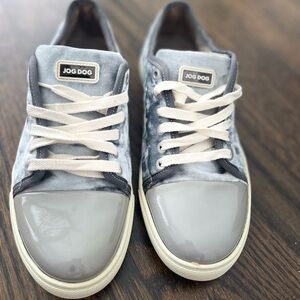 Women's sneakers, size 37